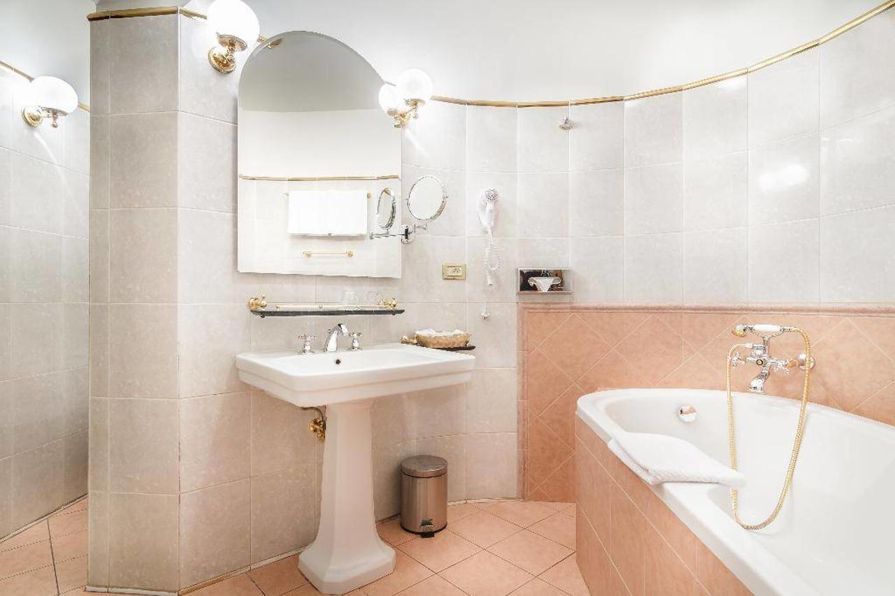 Hotel The King Charles 4*